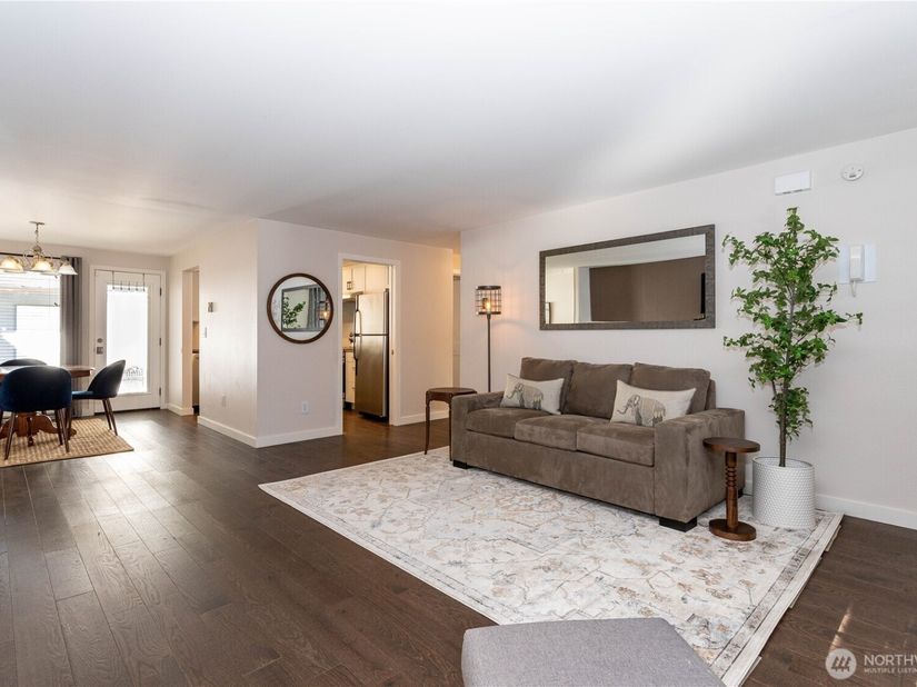 14836 SE 16th Street 10, Bellevue WA 98007