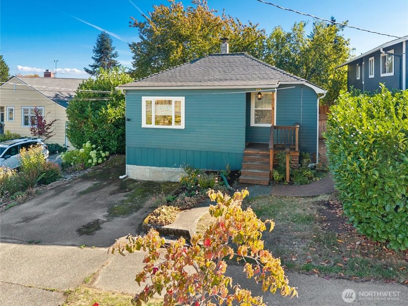 733 N 97th  Street, Seattle WA 98103