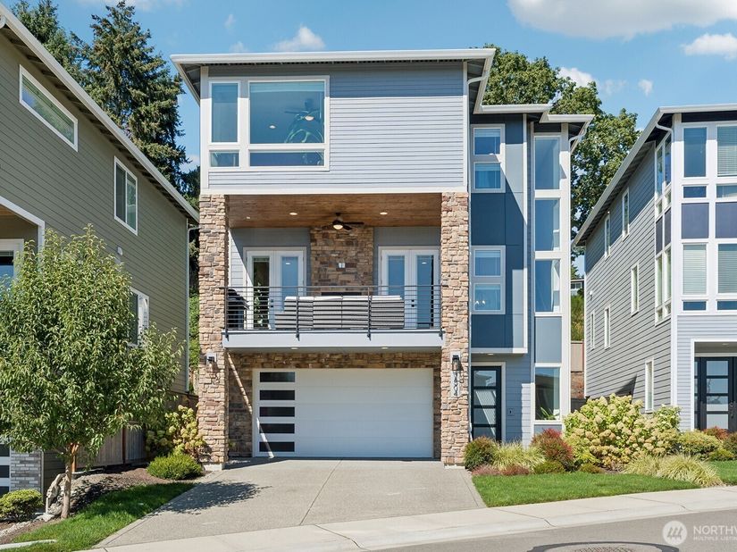 7504 S 129th Place, Seattle WA 98178