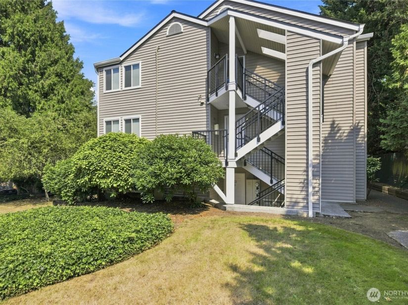 12024 100th Avenue NE P101, Kirkland WA 98034