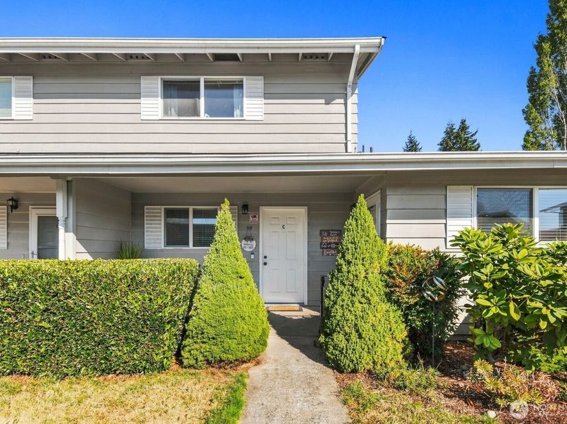 12404 SE 272nd Place C, Kent WA 98030
