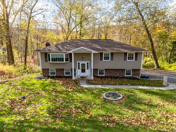 22 Prospect Drive, Brookfield CT 06804