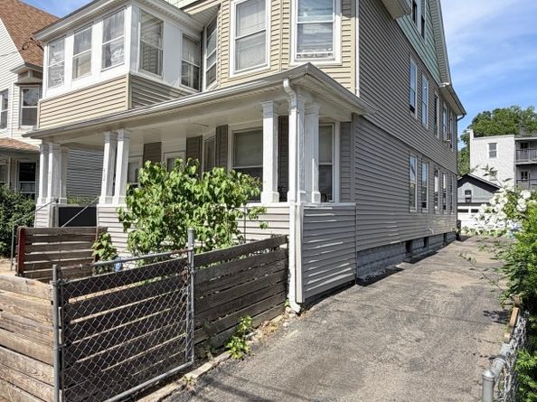 464-466 Hollister Avenue, Bridgeport CT 06607