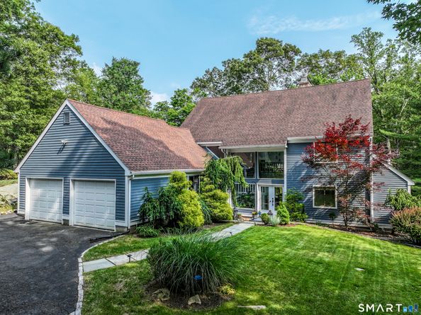 42 Briar Woods Trail, Stamford CT 06903