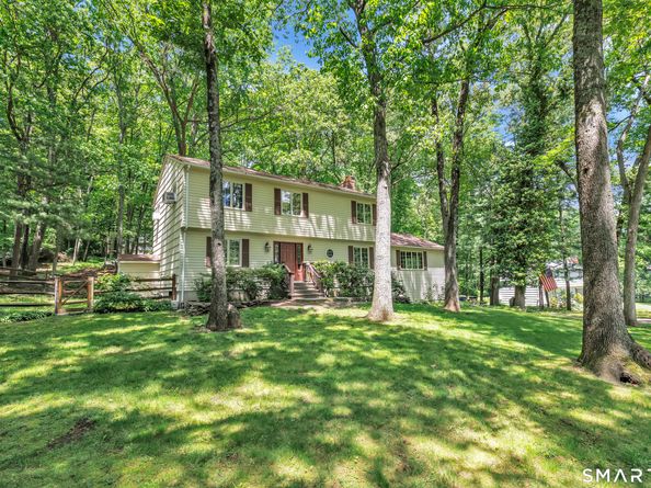40 Owl Hill Trail, Trumbull CT 06611