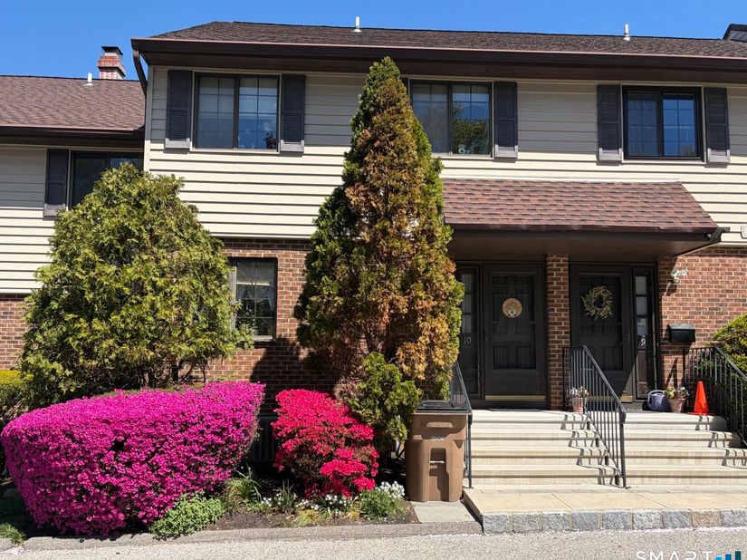 202 Soundview Avenue 10, Stamford CT 06902