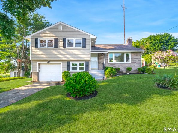 66 Bridgeview Place, Stratford CT 06614