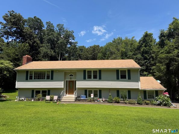 12 Briarwoods Terrace, Trumbull CT 06611