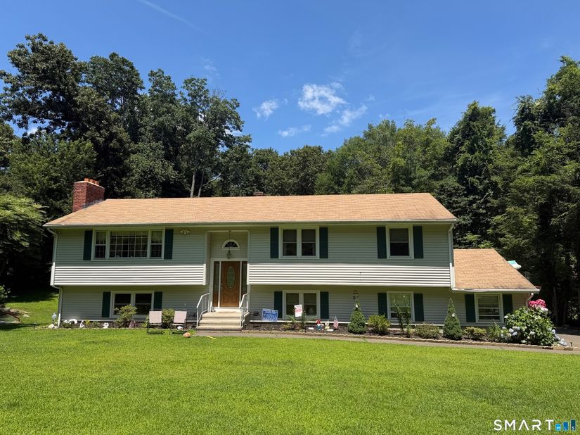 12 Briarwoods Terrace, Trumbull CT 06611