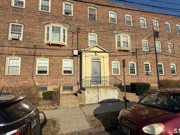 644 Carroll Avenue 5, Bridgeport CT 06607