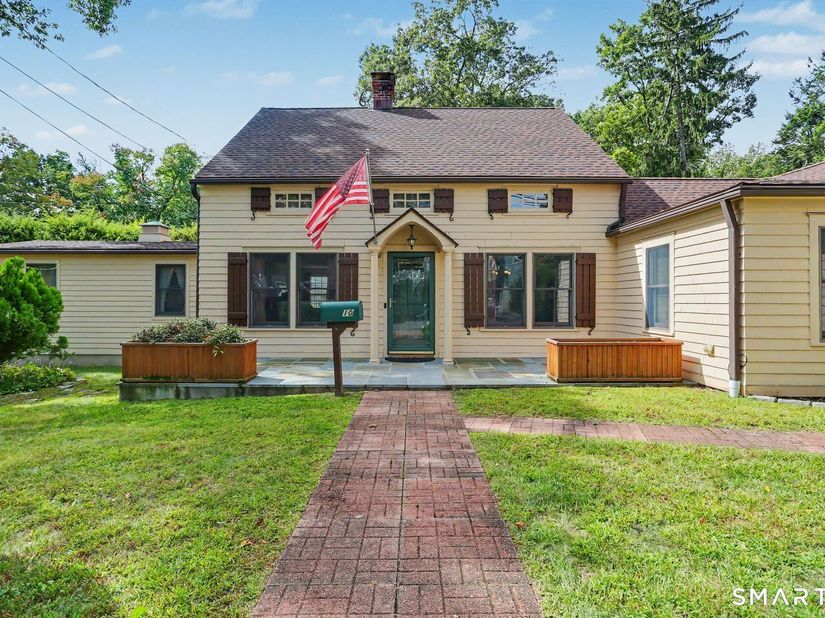 10 Hillwood Place, Norwalk CT 06850