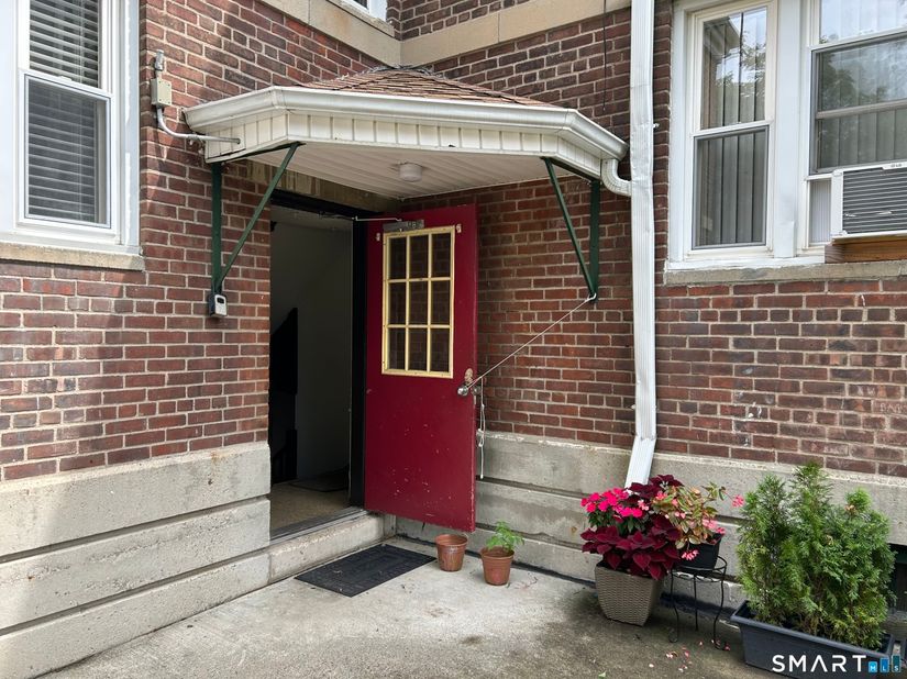 335 N Bishop Avenue 12, Bridgeport CT 06610