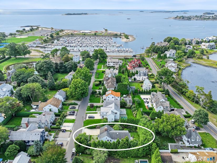 19 Roosevelt Road, Westport CT 06880