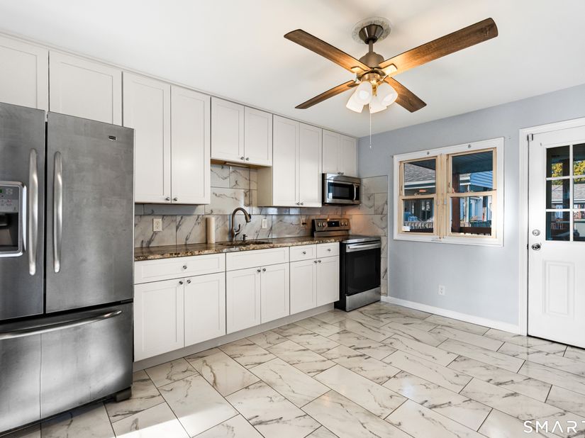 15 Cherry Hill Drive 2A, Bridgeport CT 06606