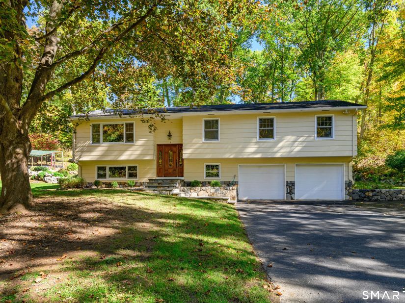 3 Galloping Hill Drive, New Fairfield CT 06812