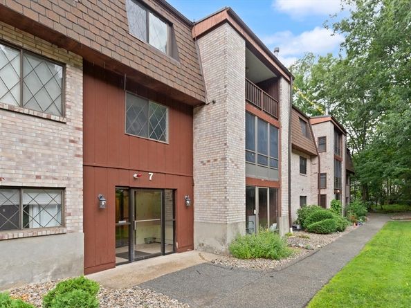 7 Greenbriar Drive 207, North Reading MA 01864