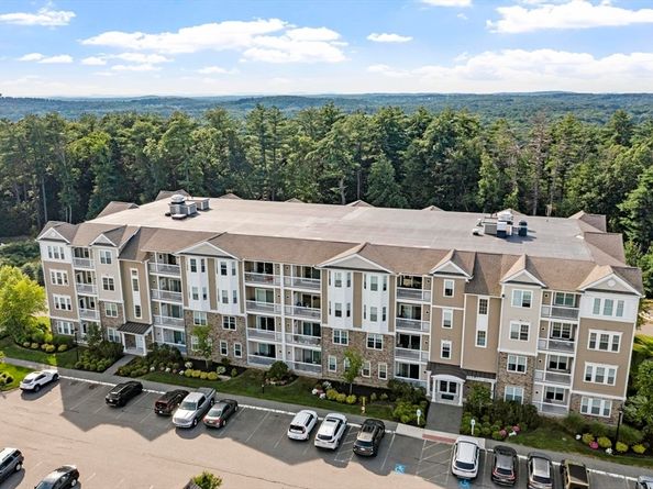 2 Francis Dr 203, Andover MA 01810