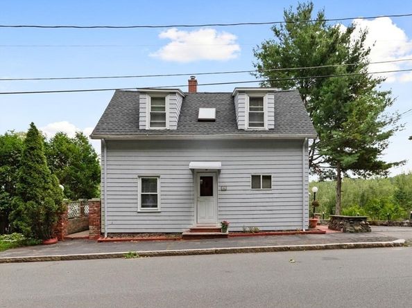 48 Valley St, Wakefield MA 01880