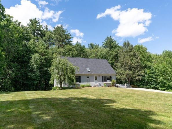 1 Barefoot Ln, Brookfield MA 01506