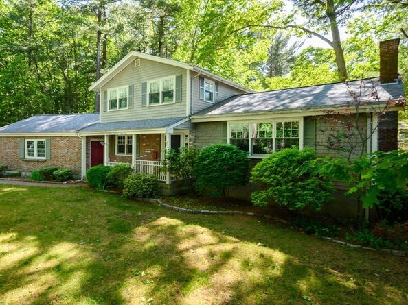 371 Gardner St, Hingham MA 02043