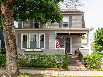 8 Highland Street