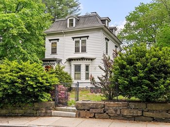 212 Chestnut Ave