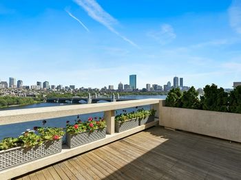 75-83 Cambridge Pkwy. Ph12