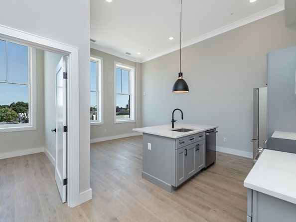 8 Franklin Street 202, Boston MA 02134