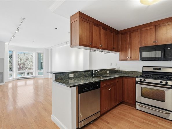 2-14 Saint Paul St 403, Brookline MA 02446