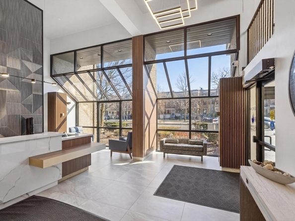 1731 Beacon St 114, Brookline MA 02445