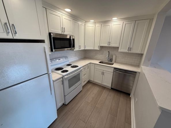 21 Warren 24, Waltham MA 02453