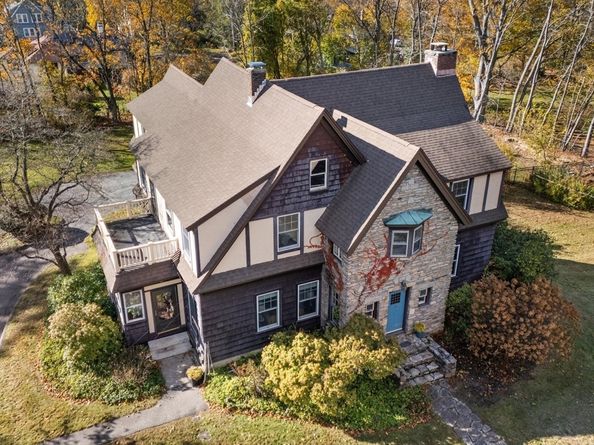 17 Worcester St, Grafton MA 01519