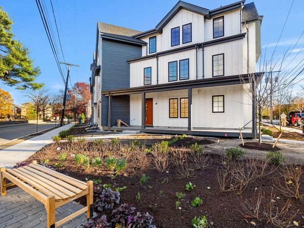 2-18 Elm Street 8, Newton MA 02465