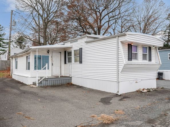 261 Newbury 33B, Peabody MA 01960