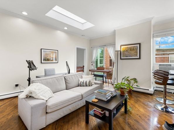 390 Riverway 24, Boston MA 02115