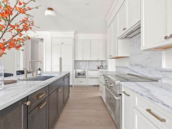 8 Common Court, Lexington MA 02421