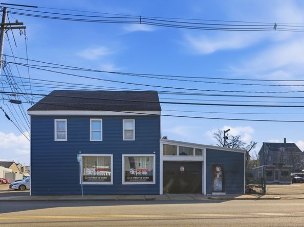 98 Foster St, Peabody MA 01960