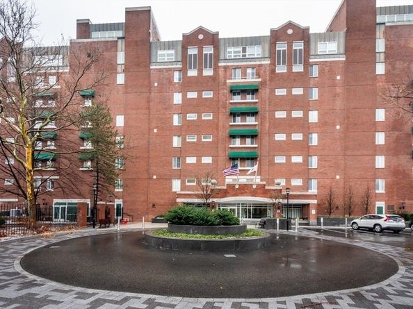 6 Canal Park 105, Cambridge MA 02141