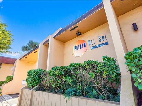 9972 SW 88th St 1126, Miami FL 33176