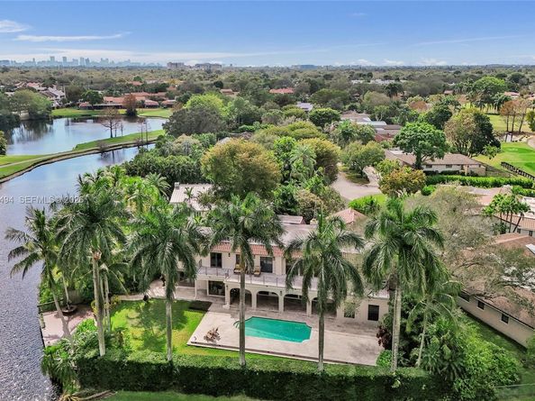 2941 Fairway Dr, Hollywood FL 33021