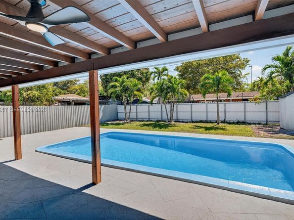 6740 Arthur St, Hollywood FL 33024