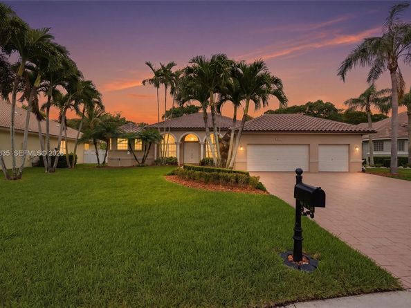 6113 NW 53rd Cir, Coral Springs FL 33067