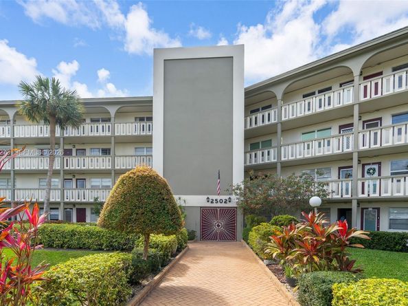 2502 Antigua Ter J3, Coconut Creek FL 33066