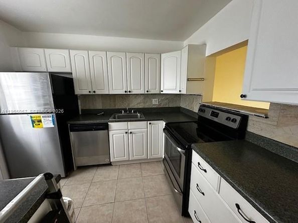 2223 Park Ln 304, Hollywood FL 33021