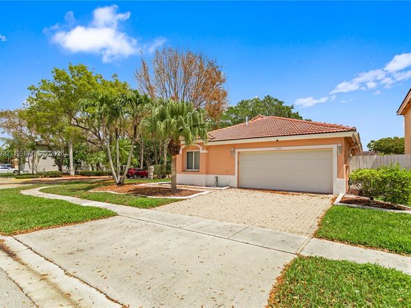 4105 SW 153rd Ave, Miramar FL 33027