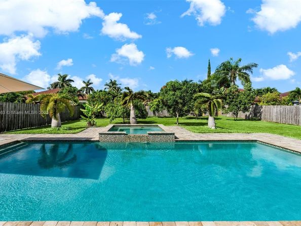 17080 SW 92nd Ct, Palmetto Bay FL 33157