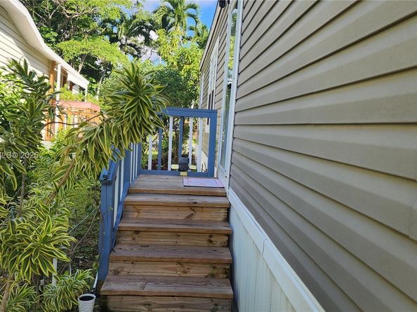 822 Heather Lane, Hallandale Beach FL 33309