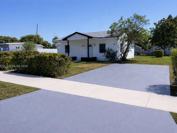 2450 NW 157th St Rd, Miami Gardens FL 33054