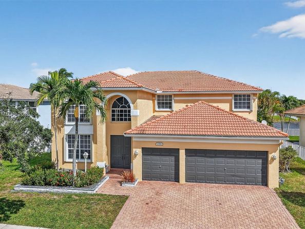 1351 NW 139th Ave, Pembroke Pines FL 33028