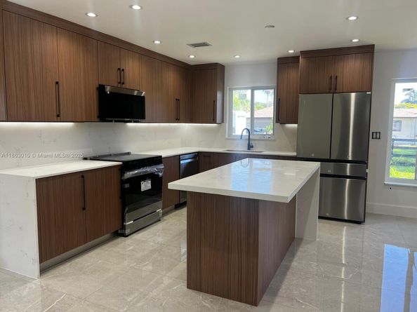 1590 SW 139th Ave, Davie FL 33325